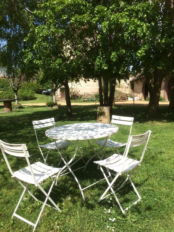 La Ferme Au Colombier Bed & Breakfast Neron ภายนอก รูปภาพ